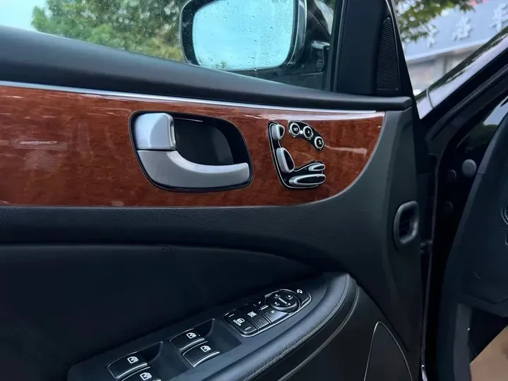 2012 Hyundai Equus 3.8L 335HP V6 8AT,autocango,china used car exporter,china ev exporter,chinese used car exporter,chinese used ev exporter