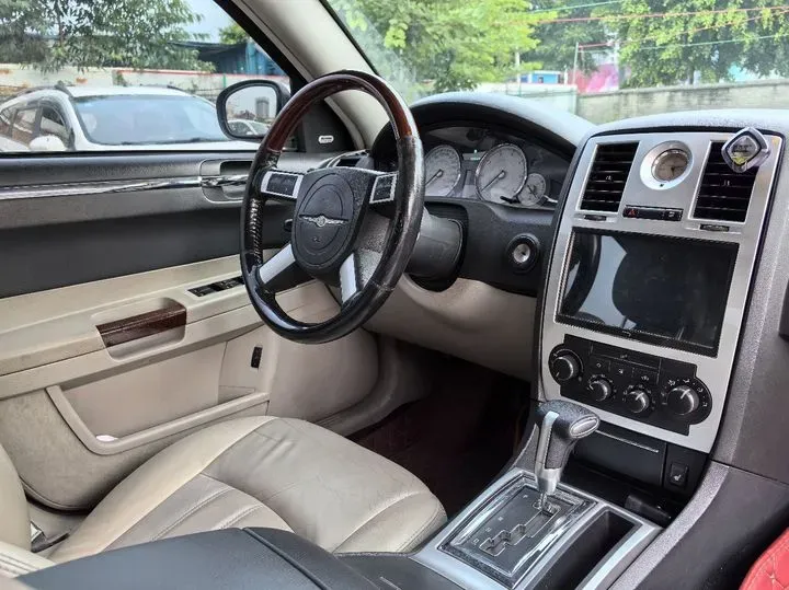 2006 Chrysler 300C 5.7L 342HP V8 5AT,autocango,china used car exporter,china ev exporter,chinese used car exporter,chinese used ev exporter