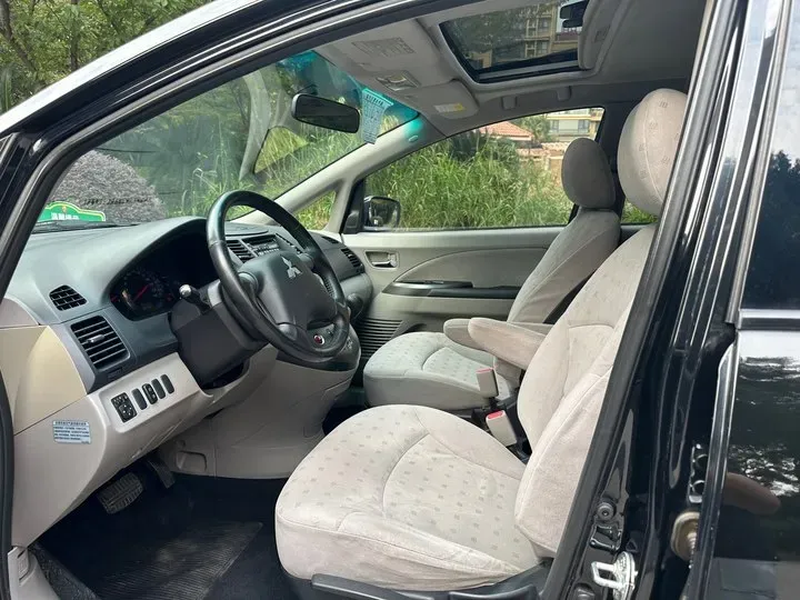 2006 Mitsubishi Grandis 2.4L 165HP L4 4AT,autocango,china used car exporter,china ev exporter,chinese used car exporter,chinese used ev exporter