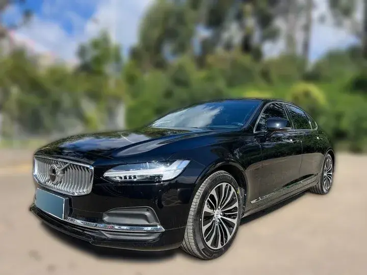 2023 Volvo S90 2.0T 250HP L4 8AT