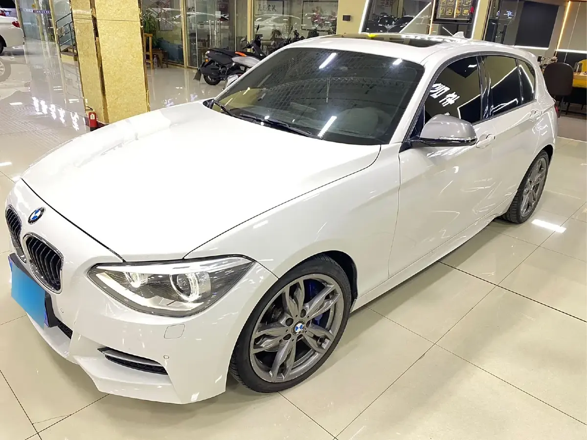 2013 BMW 1 Series 3.0T 320HP L6 8AT