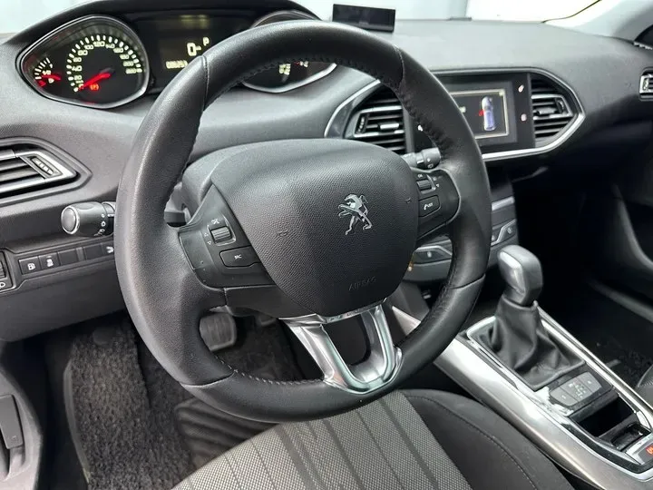 2015 Peugeot 308S 1.6T 167HP L4 6AT,autocango,china used car exporter,china ev exporter,chinese used car exporter,chinese used ev exporter