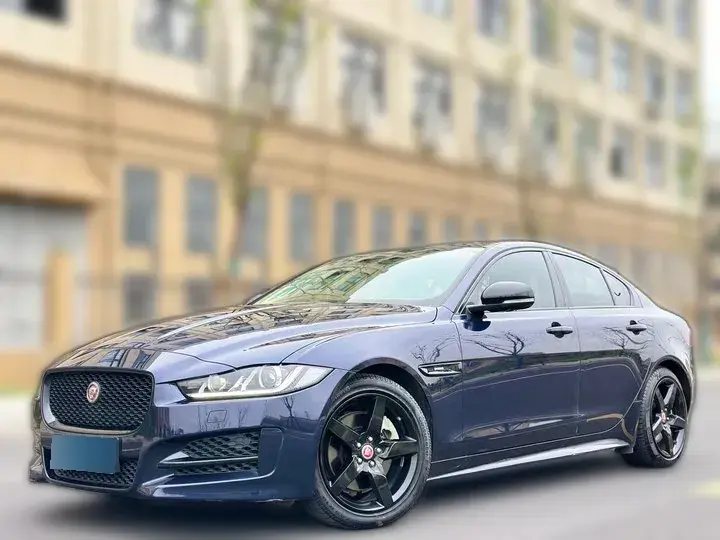 2017 Jaguar XE 2.0T 200HP L4 8AT