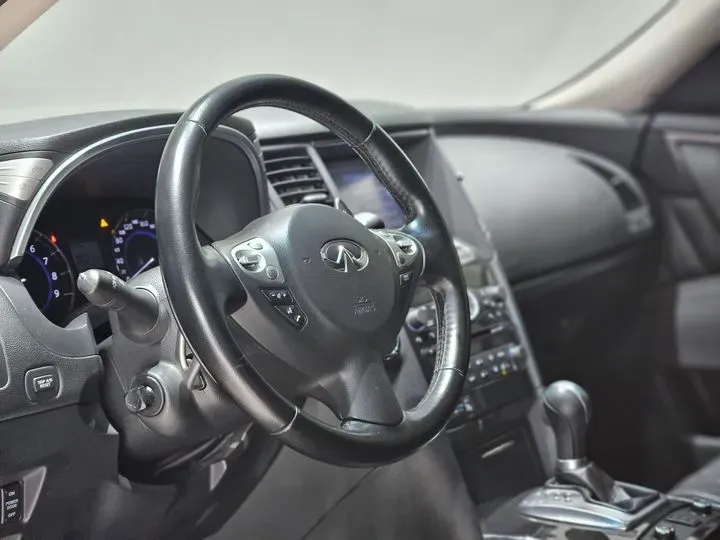 2013 Infiniti QX70 3.7L 351HP V6 7AT,autocango,china used car exporter,china ev exporter,chinese used car exporter,chinese used ev exporter