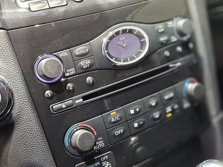 2013 Infiniti QX70 3.7L 351HP V6 7AT,autocango,china used car exporter,china ev exporter,chinese used car exporter,chinese used ev exporter