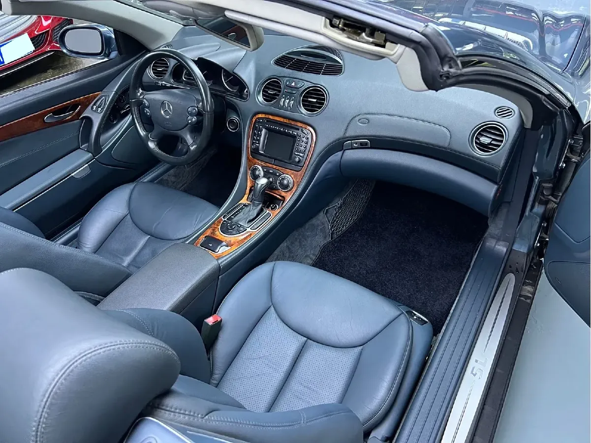 2010 Mercedes-Benz SL Class 5.5L 388HP V8 7AT,autocango,china used car exporter,china ev exporter,chinese used car exporter,chinese used ev exporter