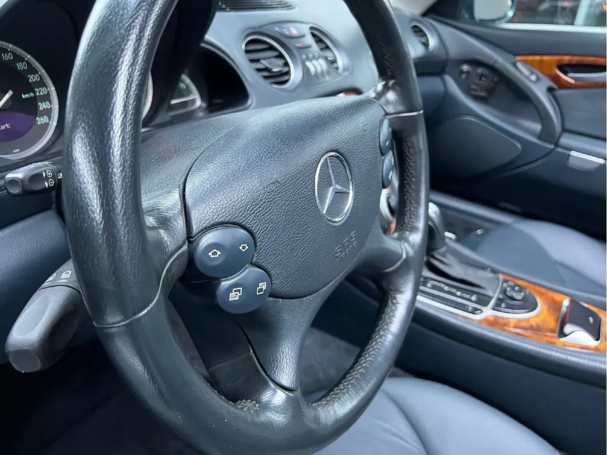 2010 Mercedes-Benz SL Class 5.5L 388HP V8 7AT,autocango,china used car exporter,china ev exporter,chinese used car exporter,chinese used ev exporter