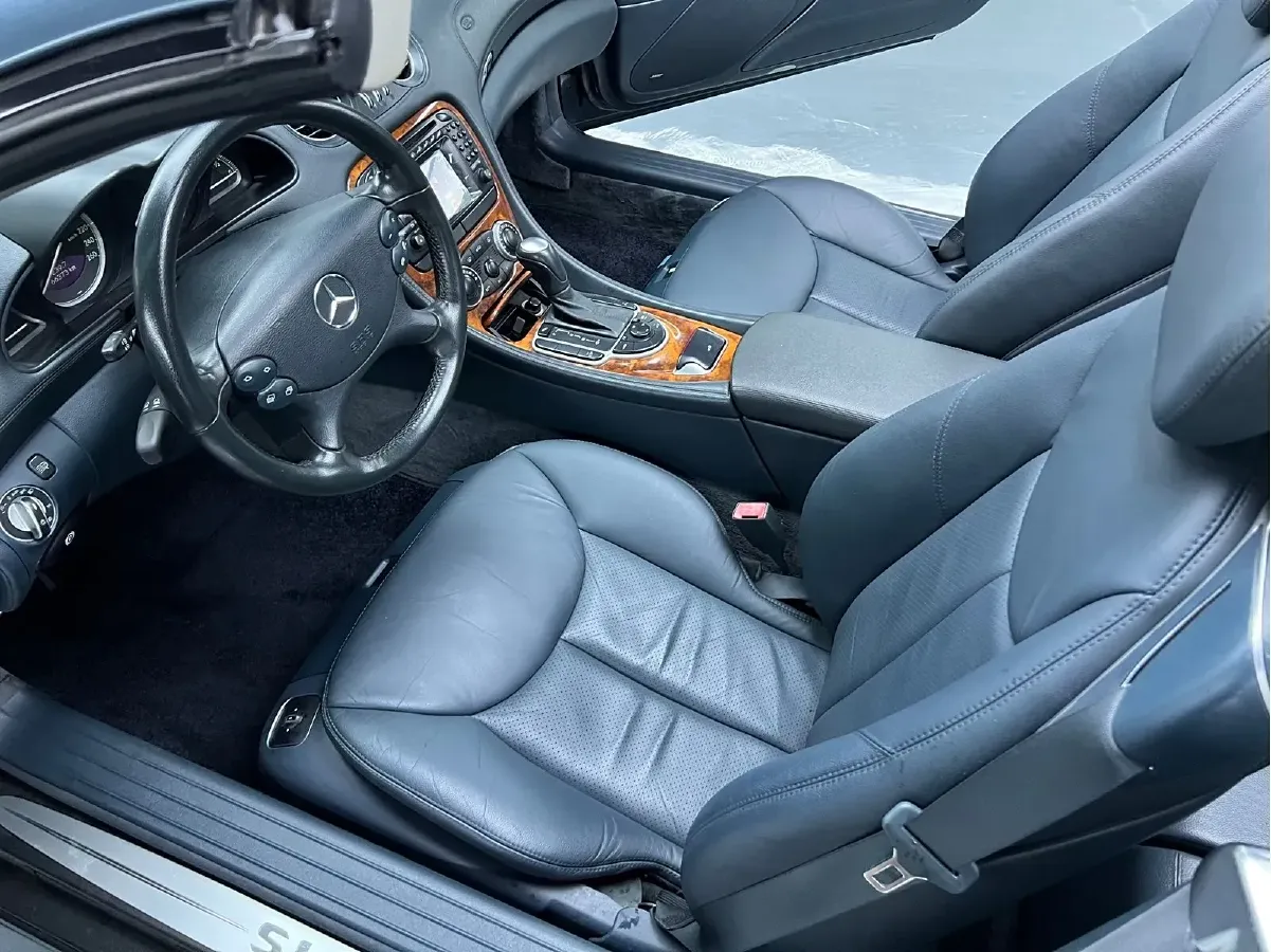 2010 Mercedes-Benz SL Class 5.5L 388HP V8 7AT,autocango,china used car exporter,china ev exporter,chinese used car exporter,chinese used ev exporter