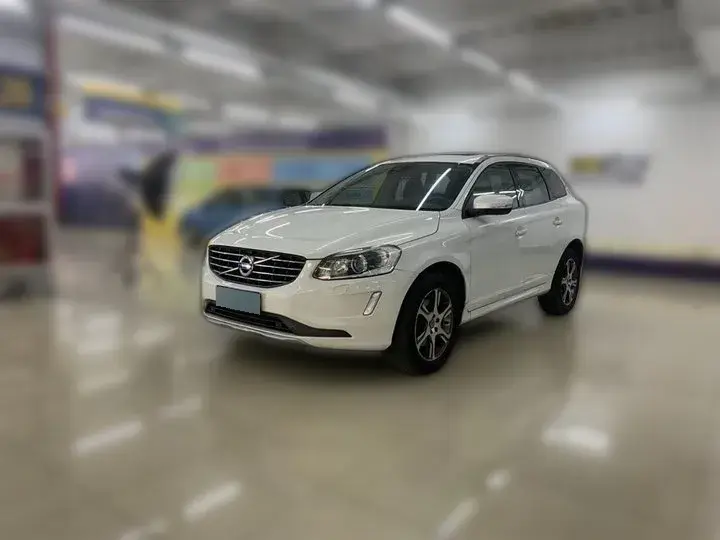 2014 Volvo XC60 2.0T 245HP L4 8AT