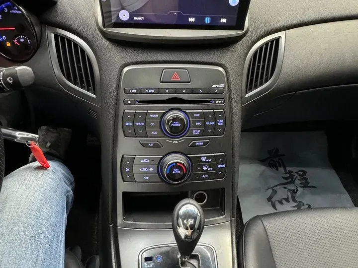 2009 Hyundai Rohens-Coupe 2.0T 210HP L4 5AT,autocango,china used car exporter,china ev exporter,chinese used car exporter,chinese used ev exporter