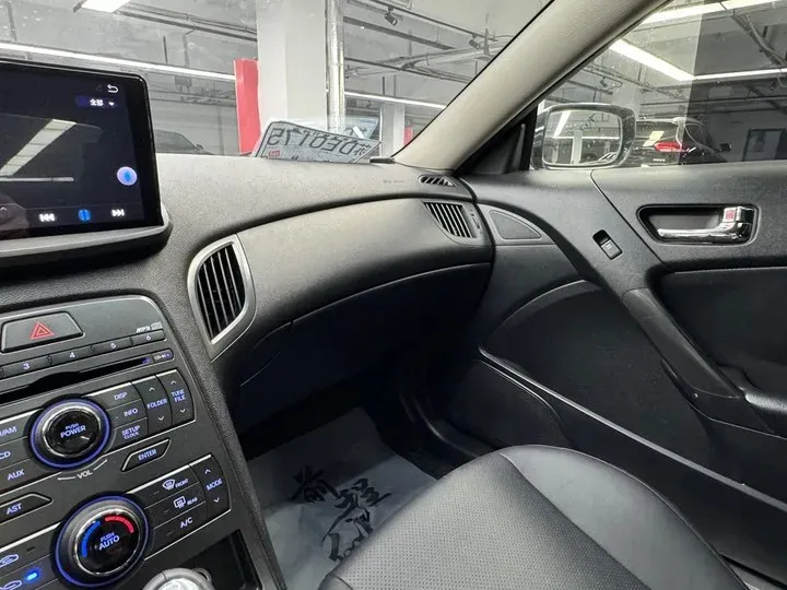 2009 Hyundai Rohens-Coupe 2.0T 210HP L4 5AT,autocango,china used car exporter,china ev exporter,chinese used car exporter,chinese used ev exporter