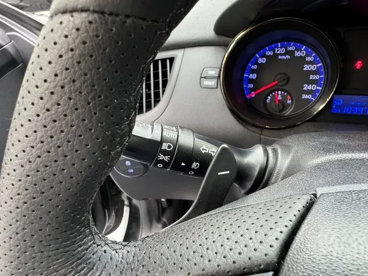 2009 Hyundai Rohens-Coupe 2.0T 210HP L4 5AT,autocango,china used car exporter,china ev exporter,chinese used car exporter,chinese used ev exporter