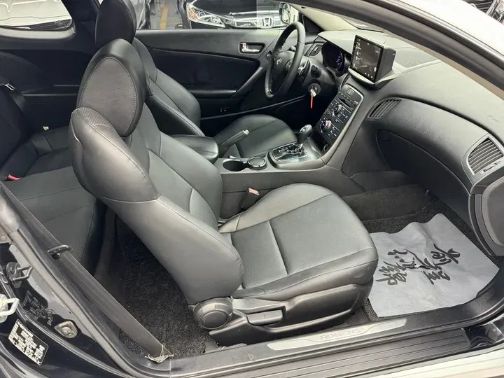 2009 Hyundai Rohens-Coupe 2.0T 210HP L4 5AT,autocango,china used car exporter,china ev exporter,chinese used car exporter,chinese used ev exporter