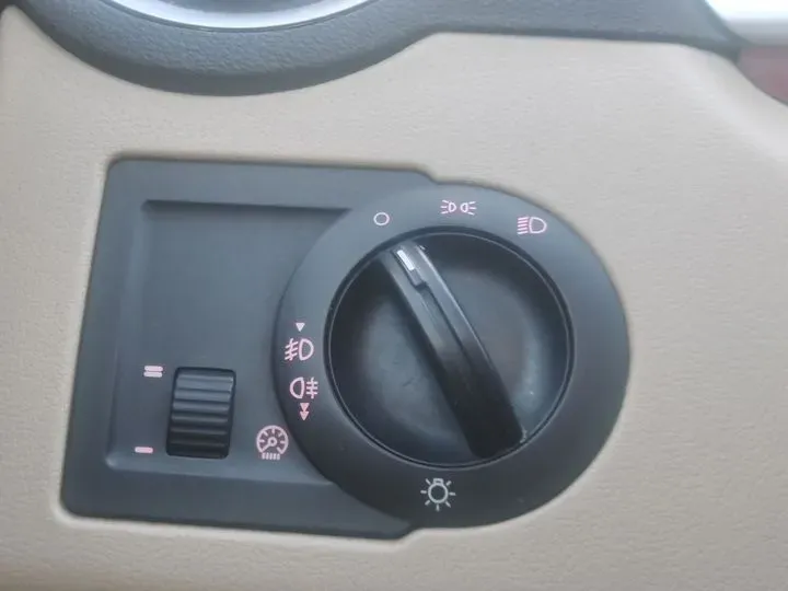 2010 Roewe 550 1.8L 133HP L4 5AT,autocango,china used car exporter,china ev exporter,chinese used car exporter,chinese used ev exporter