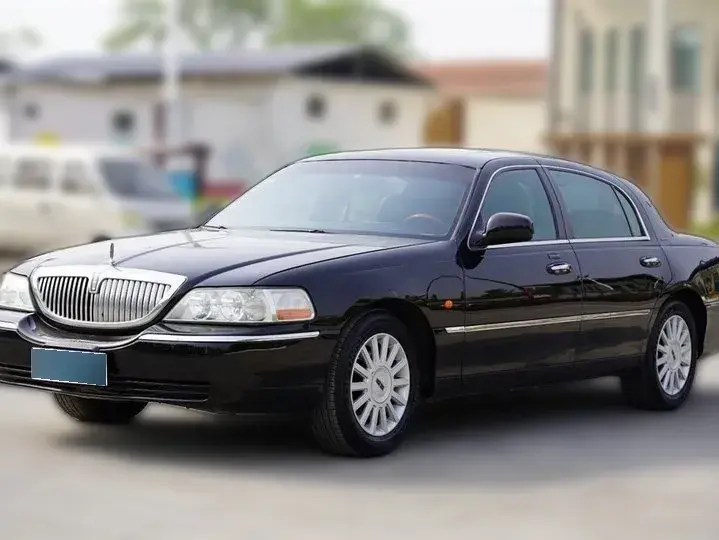 2014 Porsche 918 Spyder 4.6L 608HP V8 7DCT PHEV 6.8KWH