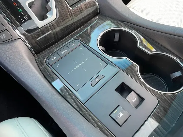 2020 Lexus LM 2.5L 117HP L4 E-CVT Hybrid,autocango,china used car exporter,china ev exporter,chinese used car exporter,chinese used ev exporter