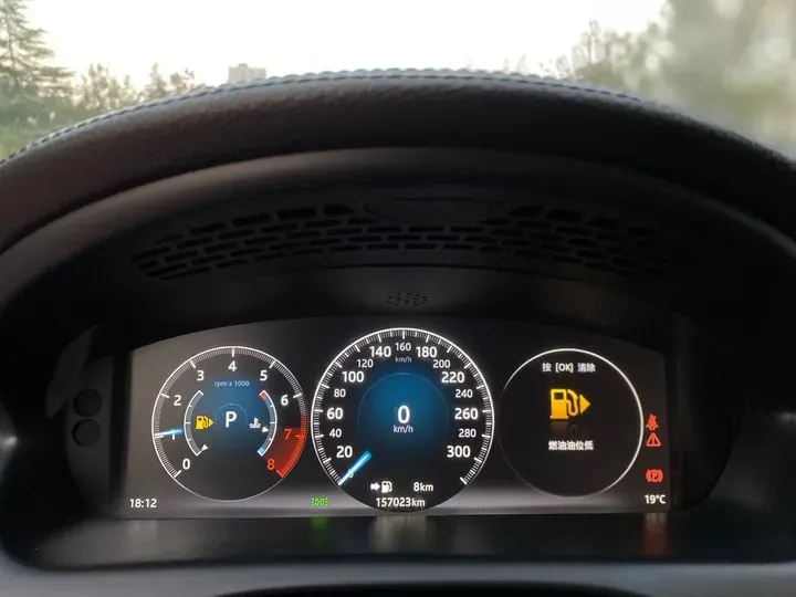 2016 Jaguar XJ 2.0T 240HP L4 8AT,autocango,china used car exporter,china ev exporter,chinese used car exporter,chinese used ev exporter