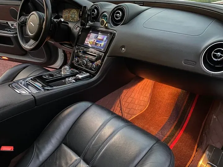 2016 Jaguar XJ 2.0T 240HP L4 8AT,autocango,china used car exporter,china ev exporter,chinese used car exporter,chinese used ev exporter