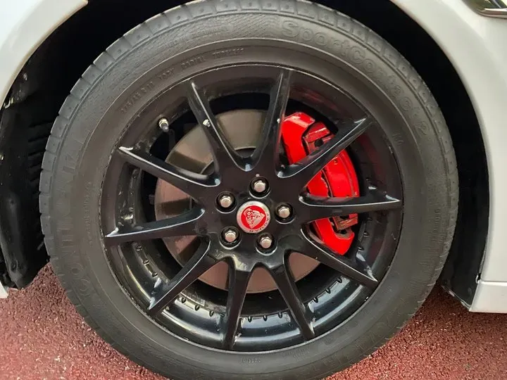 2016 Jaguar XJ 2.0T 240HP L4 8AT,autocango,china used car exporter,china ev exporter,chinese used car exporter,chinese used ev exporter