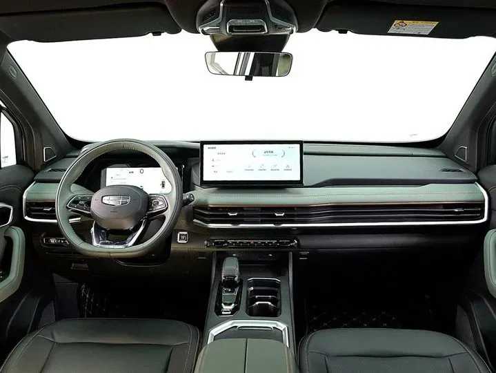 2023 Geely Okavango L 2.0T 218HP L4 7DCT,autocango,china used car exporter,china ev exporter,chinese used car exporter,chinese used ev exporter