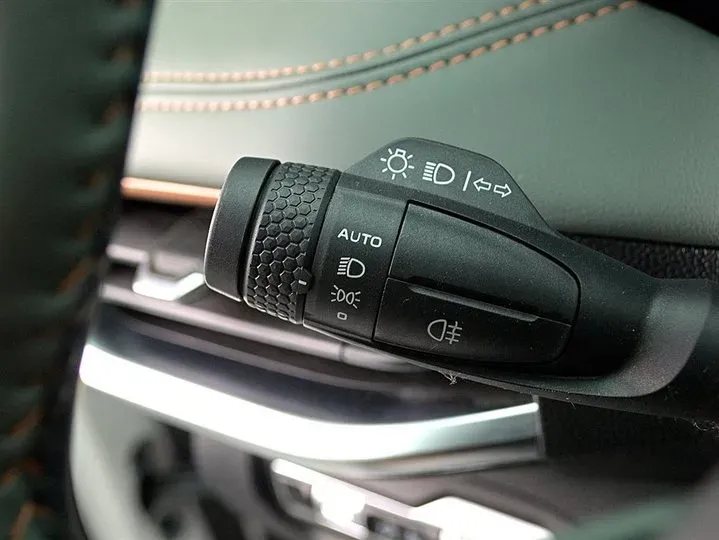 2023 Geely Okavango L 2.0T 218HP L4 7DCT,autocango,china used car exporter,china ev exporter,chinese used car exporter,chinese used ev exporter