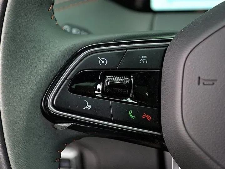 2023 Geely Okavango L 2.0T 218HP L4 7DCT,autocango,china used car exporter,china ev exporter,chinese used car exporter,chinese used ev exporter