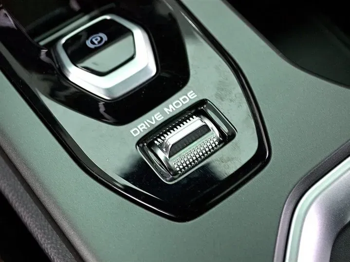 2023 Geely Okavango L 2.0T 218HP L4 7DCT,autocango,china used car exporter,china ev exporter,chinese used car exporter,chinese used ev exporter