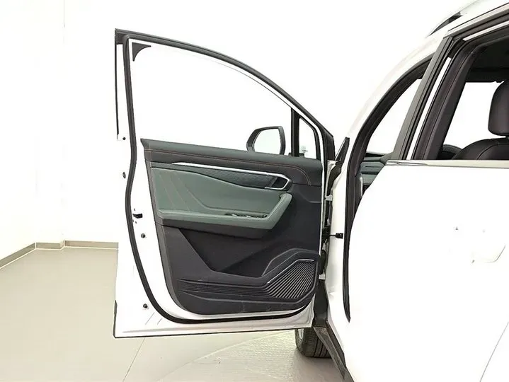 2023 Geely Okavango L 2.0T 218HP L4 7DCT,autocango,china used car exporter,china ev exporter,chinese used car exporter,chinese used ev exporter