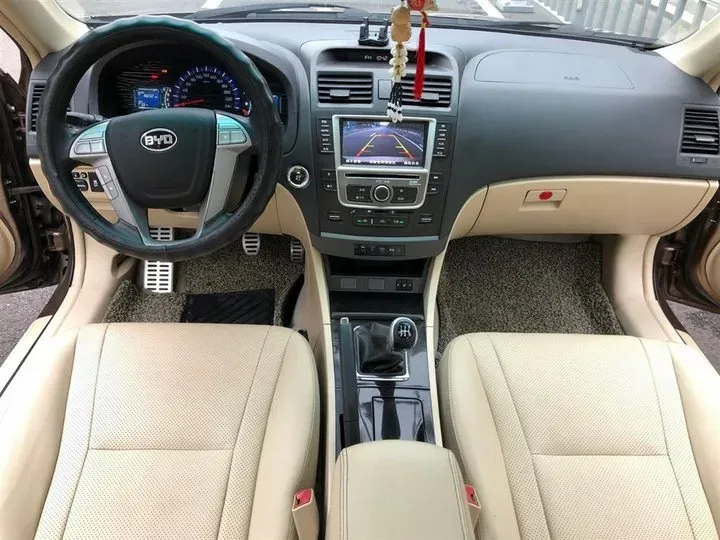 2013 BYD G6 2.0L 140HP L4 5MT,autocango,china used car exporter,china ev exporter,chinese used car exporter,chinese used ev exporter