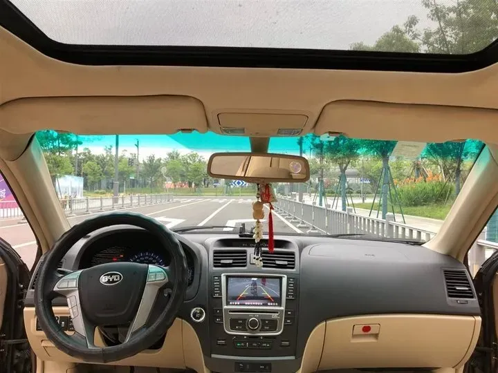 2013 BYD G6 2.0L 140HP L4 5MT,autocango,china used car exporter,china ev exporter,chinese used car exporter,chinese used ev exporter