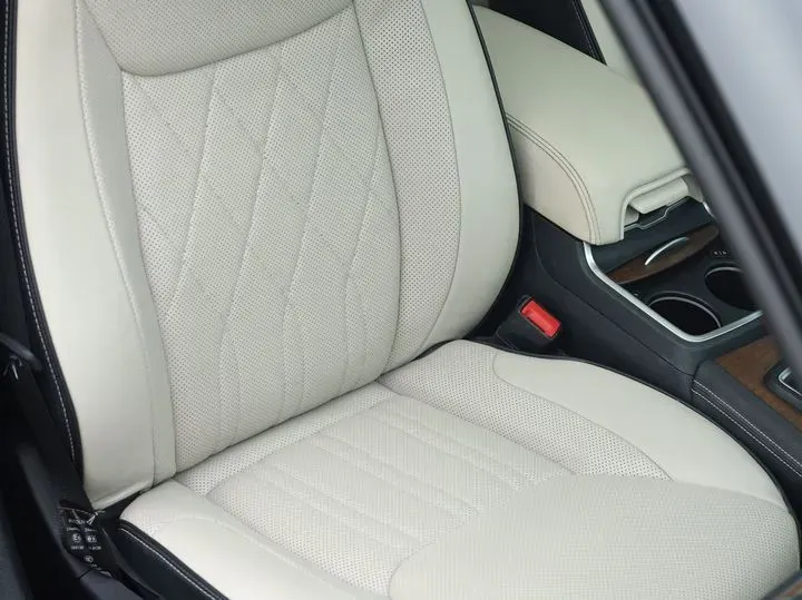 2016 Chrysler 300C 3.0L 234HP V6 8AT,autocango,china used car exporter,china ev exporter,chinese used car exporter,chinese used ev exporter