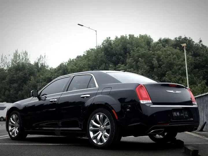 2016 Chrysler 300C 3.0L 234HP V6 8AT,autocango,china used car exporter,china ev exporter,chinese used car exporter,chinese used ev exporter