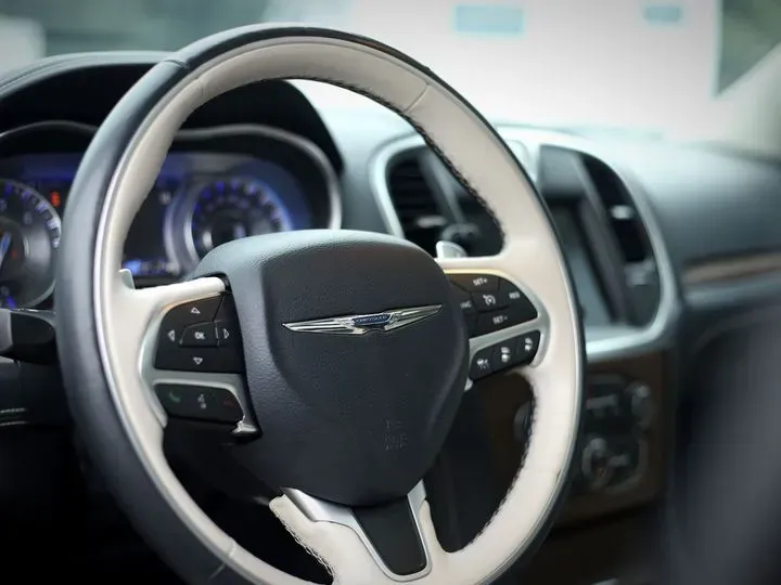 2016 Chrysler 300C 3.0L 234HP V6 8AT,autocango,china used car exporter,china ev exporter,chinese used car exporter,chinese used ev exporter