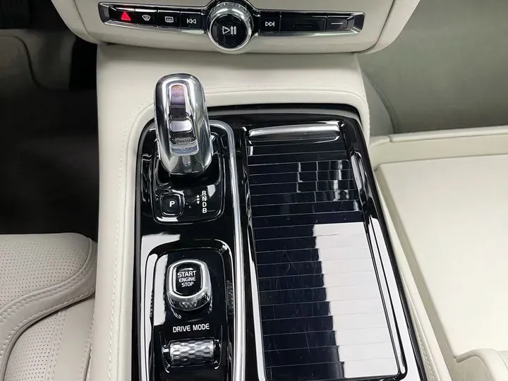 2019 Volvo S90 2.0T 320HP L4 8AT PHEV 10.1KWH,autocango,china used car exporter,china ev exporter,chinese used car exporter,chinese used ev exporter