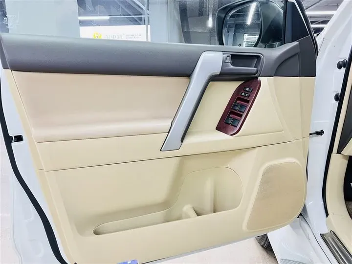 2010 Toyota Land Cruiser Prado 2.7L 163HP L4 5MT,autocango,china used car exporter,china ev exporter,chinese used car exporter,chinese used ev exporter