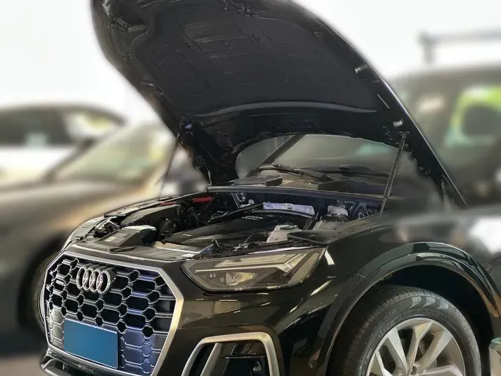 2021 Audi Q5L 2.0T 190HP L4 7DCT,autocango,china used car exporter,china ev exporter,chinese used car exporter,chinese used ev exporter