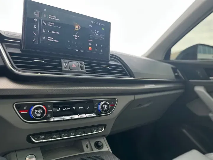 2021 Audi Q5L 2.0T 190HP L4 7DCT,autocango,china used car exporter,china ev exporter,chinese used car exporter,chinese used ev exporter