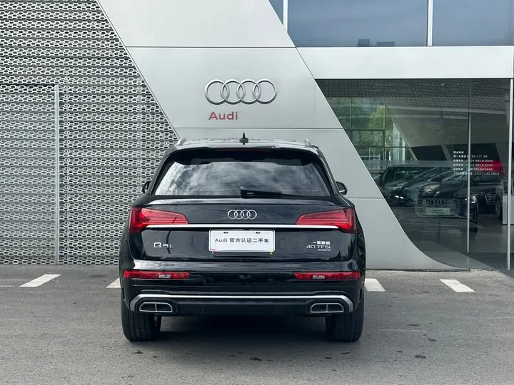 2021 Audi Q5L 2.0T 190HP L4 7DCT,autocango,china used car exporter,china ev exporter,chinese used car exporter,chinese used ev exporter