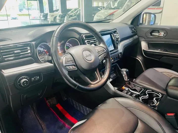 2018 Jeep Commander 2.0T 234HP L4 9AT,autocango,china used car exporter,china ev exporter,chinese used car exporter,chinese used ev exporter