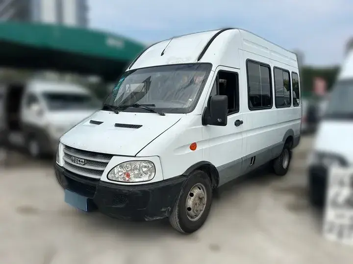 2009 Iveco Turin 2.8T 125HP L4 5MT