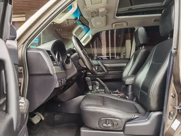 2010 Mitsubishi Pajero 3.0L 177HP V6 5AT,autocango,china used car exporter,china ev exporter,chinese used car exporter,chinese used ev exporter