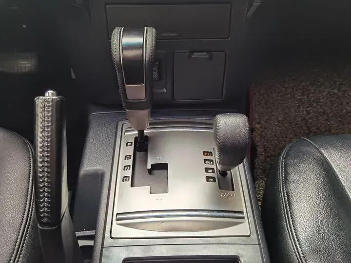 2010 Mitsubishi Pajero 3.0L 177HP V6 5AT,autocango,china used car exporter,china ev exporter,chinese used car exporter,chinese used ev exporter