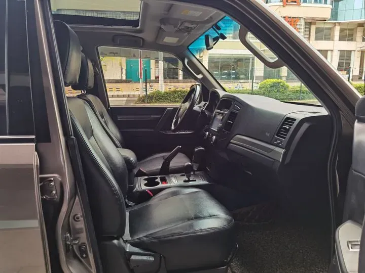 2010 Mitsubishi Pajero 3.0L 177HP V6 5AT,autocango,china used car exporter,china ev exporter,chinese used car exporter,chinese used ev exporter