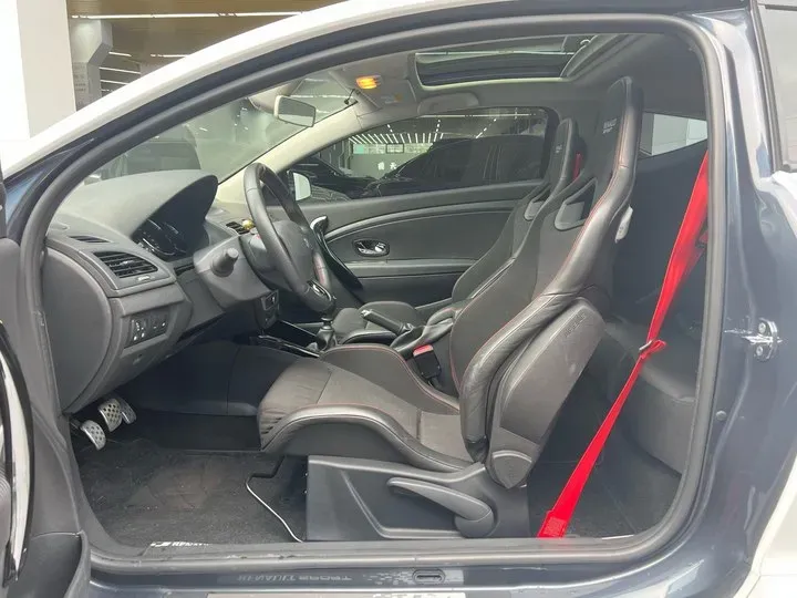 2014 Renault  Megane 2.0T 265HP L4 6MT,autocango,china used car exporter,china ev exporter,chinese used car exporter,chinese used ev exporter