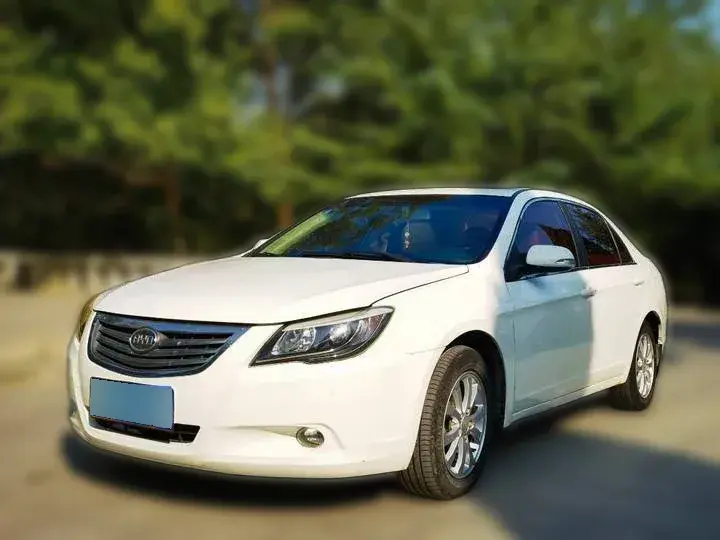 2013 BYD G6 2.0L 140HP L4 5MT