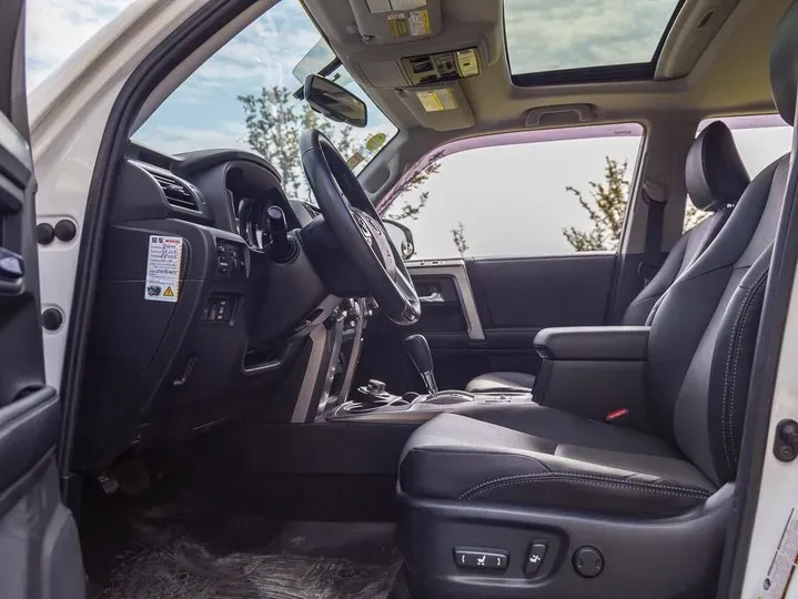 2022 Toyota 4Runner 4.0L 273HP V6 5AT,autocango,china used car exporter,china ev exporter,chinese used car exporter,chinese used ev exporter