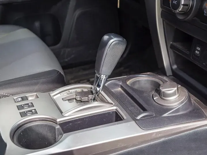 2022 Toyota 4Runner 4.0L 273HP V6 5AT,autocango,china used car exporter,china ev exporter,chinese used car exporter,chinese used ev exporter