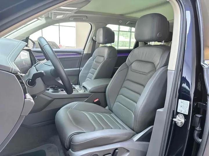 2021 Volkswagen Touareg 3.0T 340HP V6 8AT,autocango,china used car exporter,china ev exporter,chinese used car exporter,chinese used ev exporter