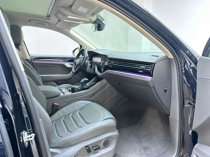 2021 Volkswagen Touareg 3.0T 340HP V6 8AT,autocango,china used car exporter,china ev exporter,chinese used car exporter,chinese used ev exporter