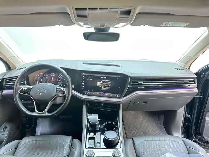 2021 Volkswagen Touareg 3.0T 340HP V6 8AT,autocango,china used car exporter,china ev exporter,chinese used car exporter,chinese used ev exporter